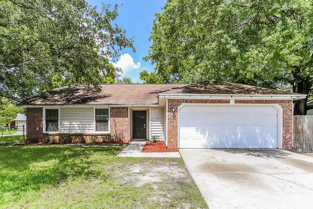 3 bed, 2.0 bath, 1268 sqft, $1,630 — Photo 1