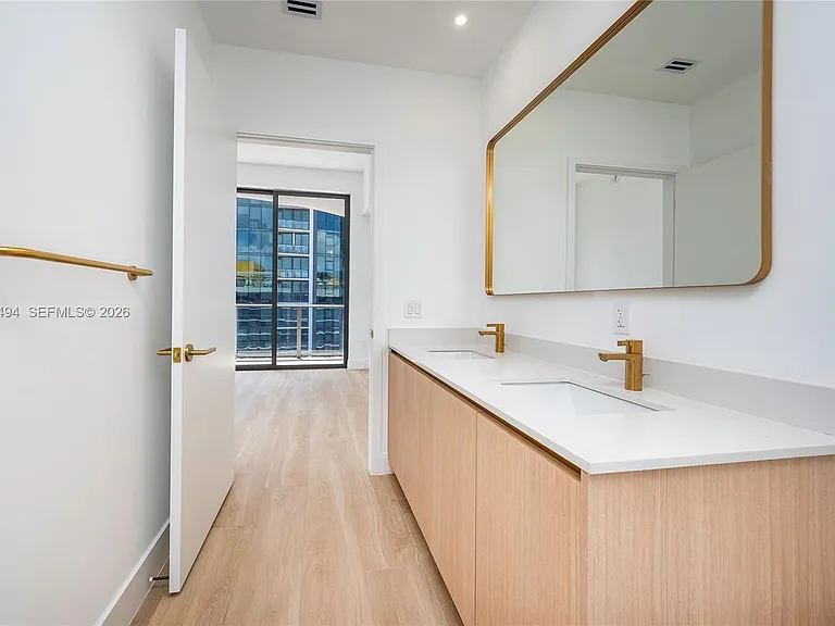 90 NE 32nd St #1106 — Photo 21
