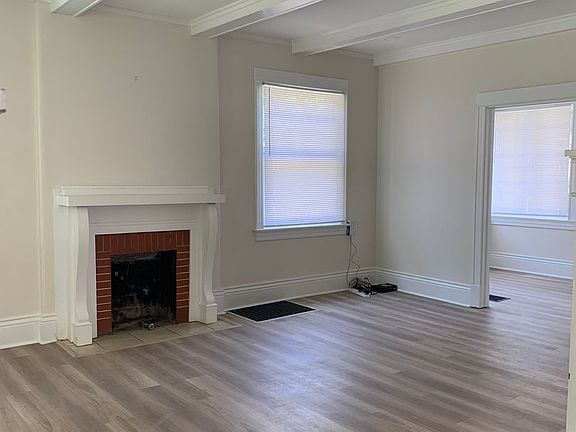 3rd image of 2401 Boulevard Napoleon