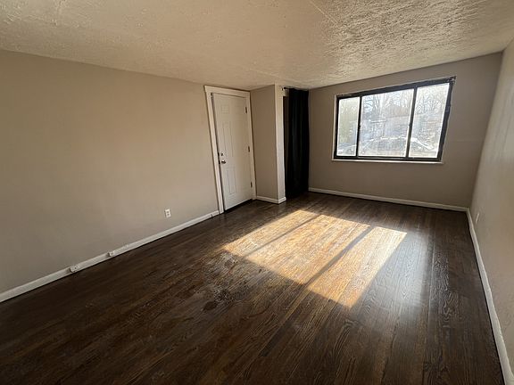 2nd image of 1096 Jackson St #11326699