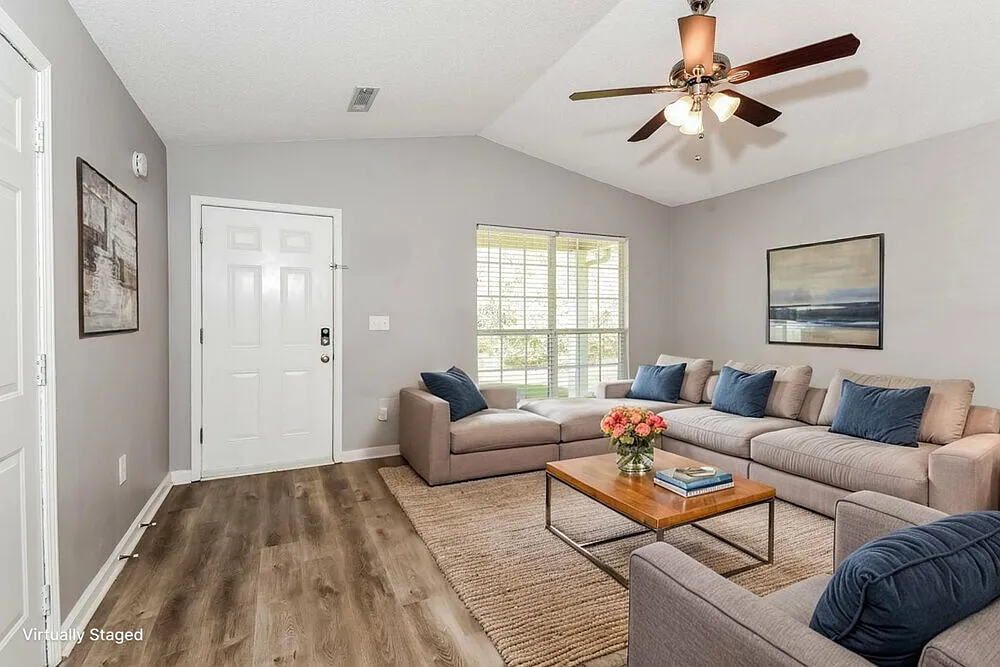 3 bed, 2.0 bath, 1266 sqft, $1,930 — Photo 3