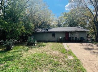 740 Martin Luther King Jr Dr, Paris, TX 75460