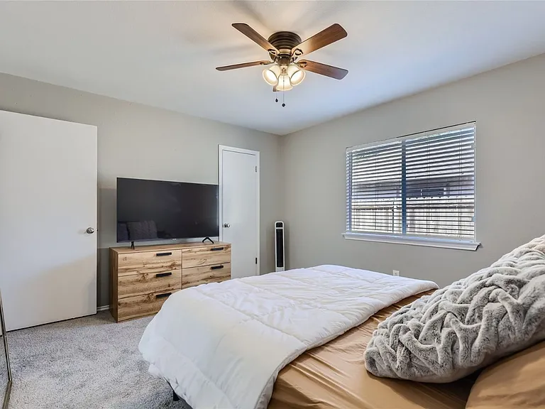 5810 Avery Island Ave — Photo 15