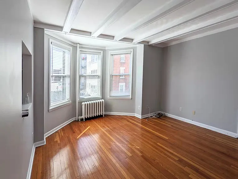 4 Commonwealth Ct #9 — Photo 2