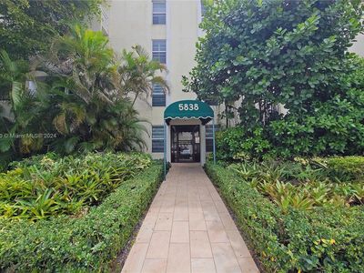 5838 SW 74th Ter APT 304, South Miami, FL, 33143