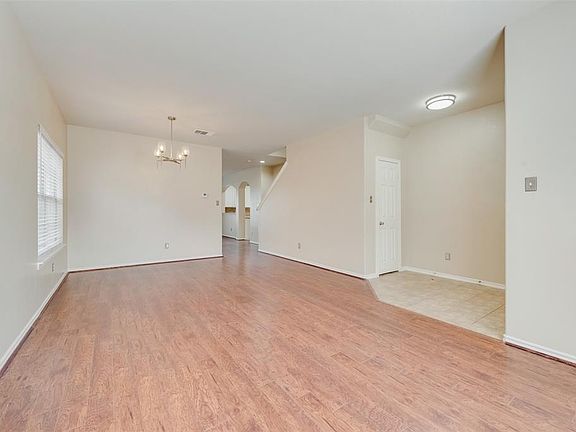 3rd image of 14524 Logan Springs Dr
