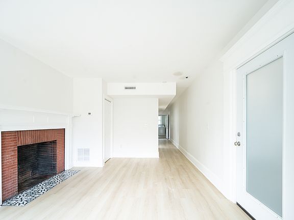 3rd image of 122 Elmgrove Ave #124-2L