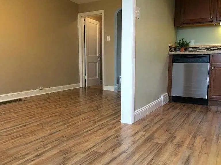 232 W Wyncliffe Ave — Photo 10
