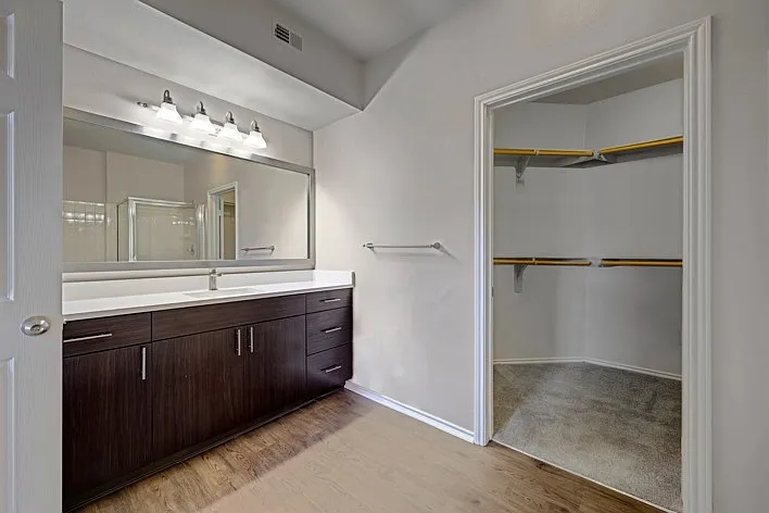 The Metro Apartments — Photo 29