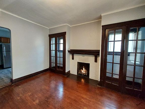 4th image of 107 NE Roanoke Ave #B2