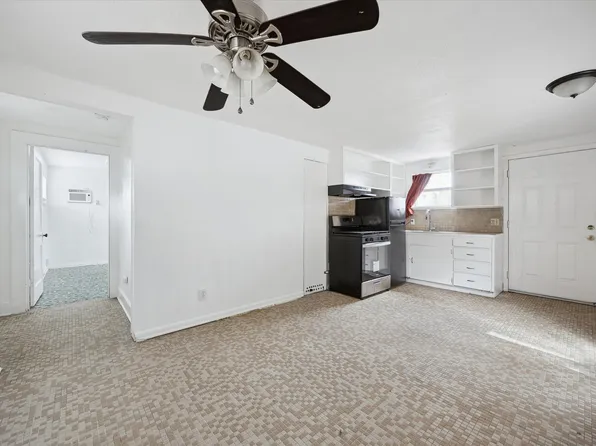 806 W 32nd St APT C, Austin, TX 78705