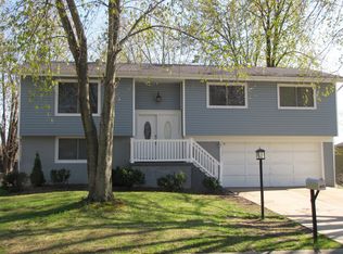 1416 Vicksburg Dr, Belleville, IL