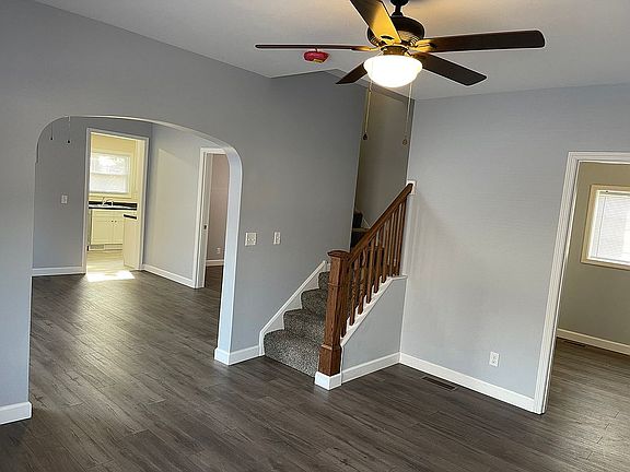 4th image of 166 S Quincy Ave