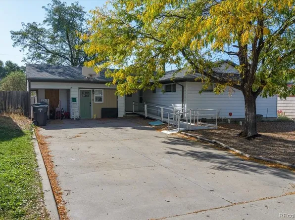 32 Macarthur Rd, Pueblo, CO 81001