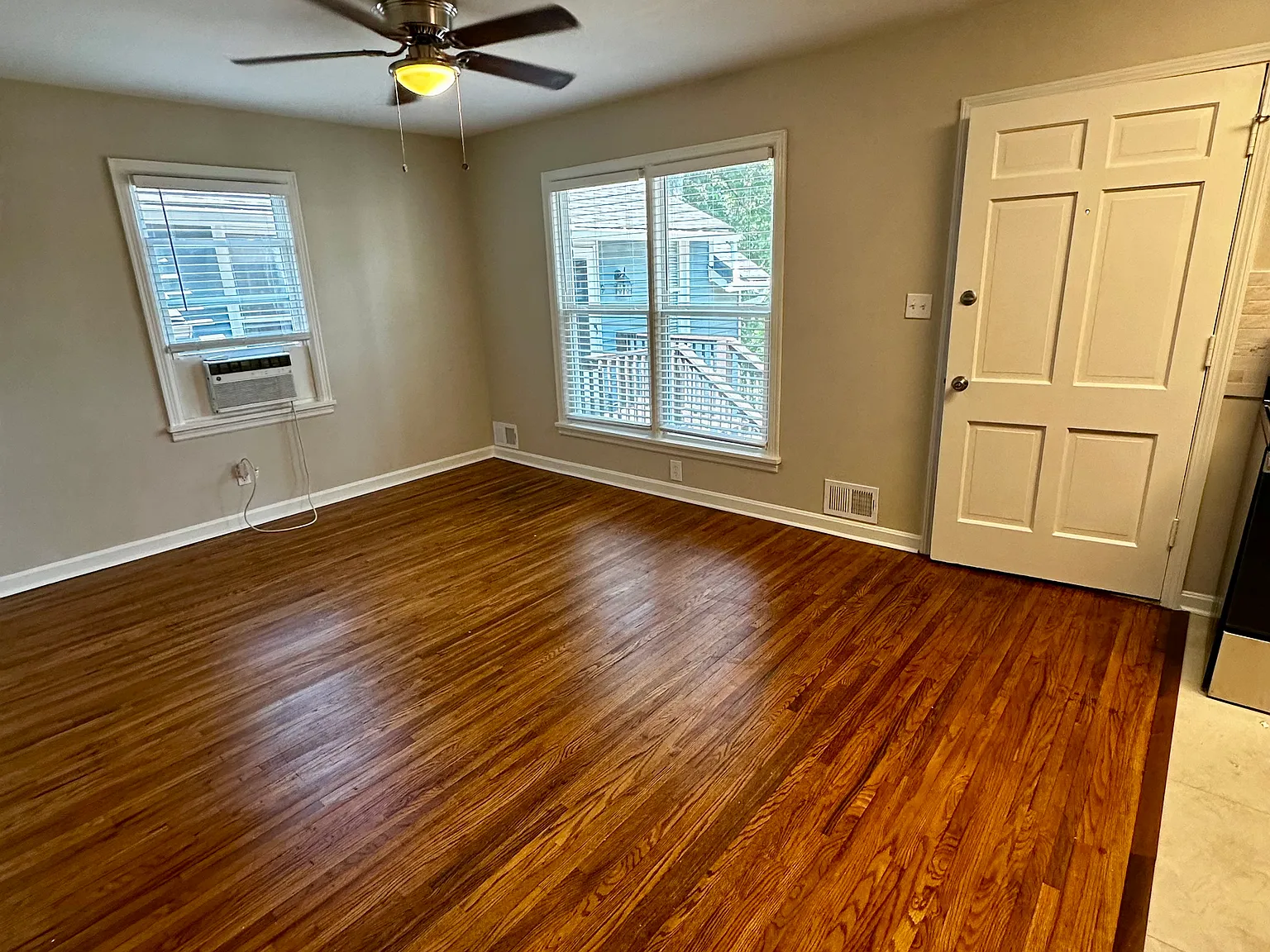 1 bed, 500 sqft, $1,100 — Photo 3