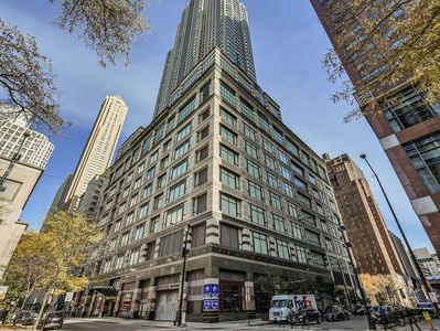 100 E Huron St APT 2001, Chicago, IL, 60611