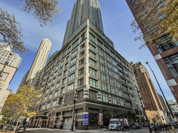 100 E Huron St APT 2001, Chicago, IL 60611