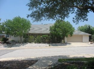 2111 Vista Ridge Dr, Kerrville, TX 78028