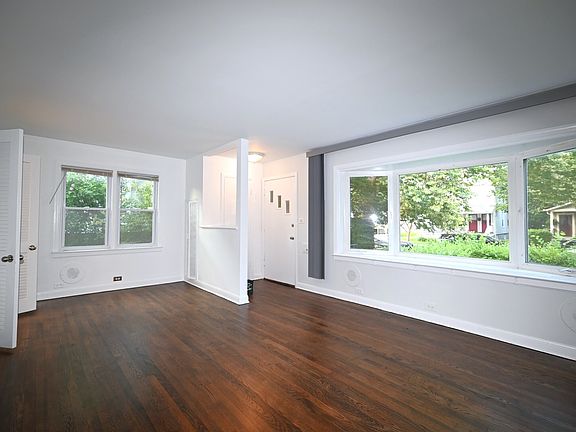 4th image of 1570 Dewey Ave