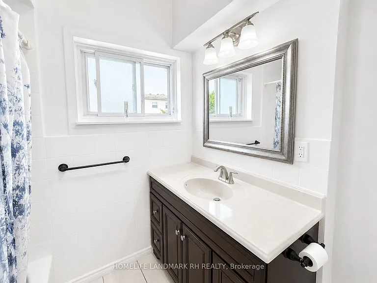 217 Limeridge Rd W — Photo 12