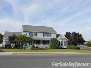 205 Greenbriar Ln, Dillsburg, PA 17019