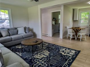 10 Reardon Dr, Middletown, RI 02842