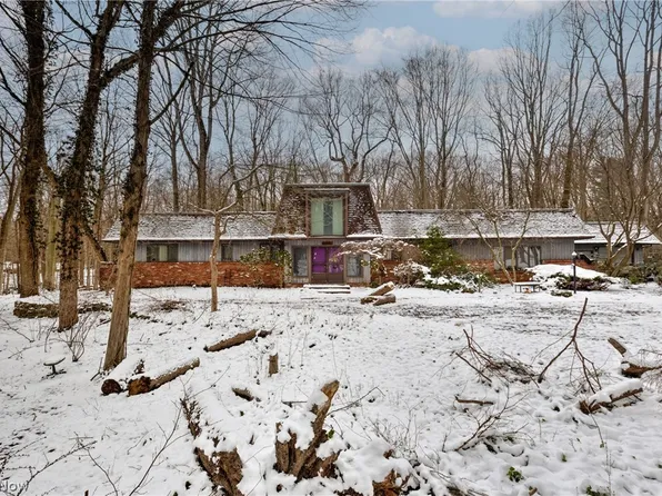 50 Redfern Dr, Youngstown, OH 44505