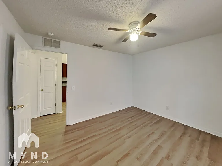 2904 N Massachusetts Ave — Photo 12