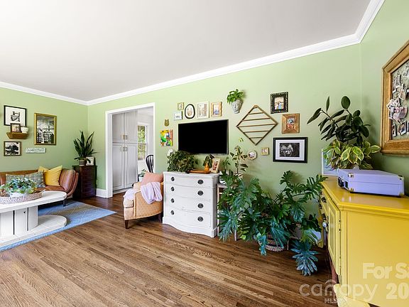 5th image of 4021 Rutherford Dr
