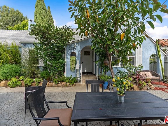 3rd image of 2336 Glendon Ave