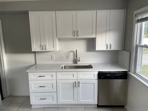 2444 Kalama Ave, Royal Oak, MI 48067