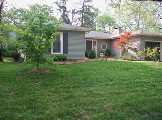 311 Oak Manor Ln, Saint Louis, MO 63119