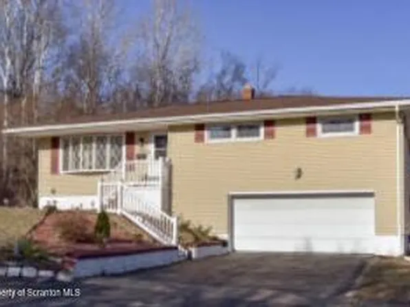 40 E Sycamore Dr, Kingston, PA 18704
