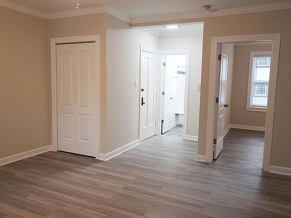 5th image of 4222 N Clark St #1