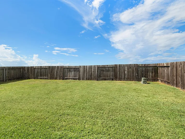14531 Sweetwater Dr — Photo 24