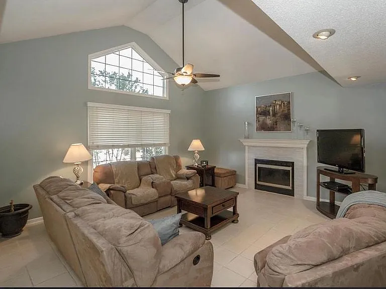 102 Rebeccas Ln — Photo 5