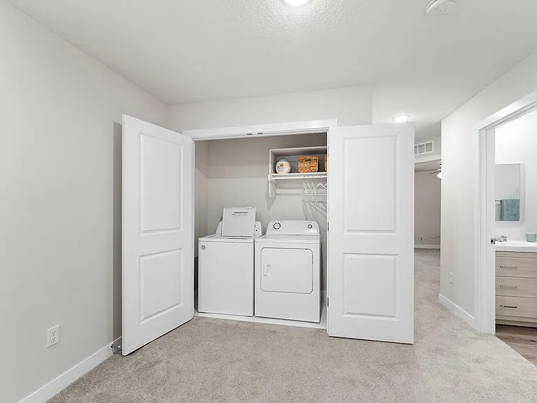 Sandstone Pointe Townhomes — Photo 8