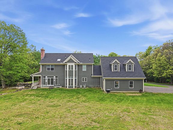5th image of 169 Scantic Rd