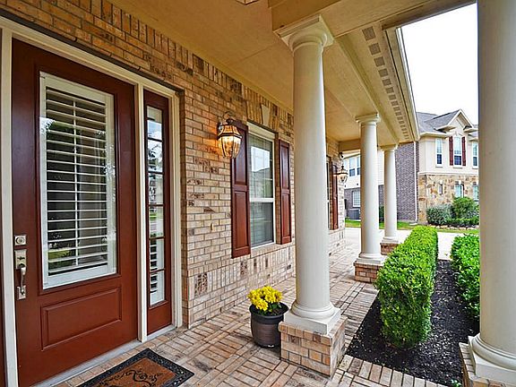 Of course a Martha Stewart Collection home is going to have a front porch.