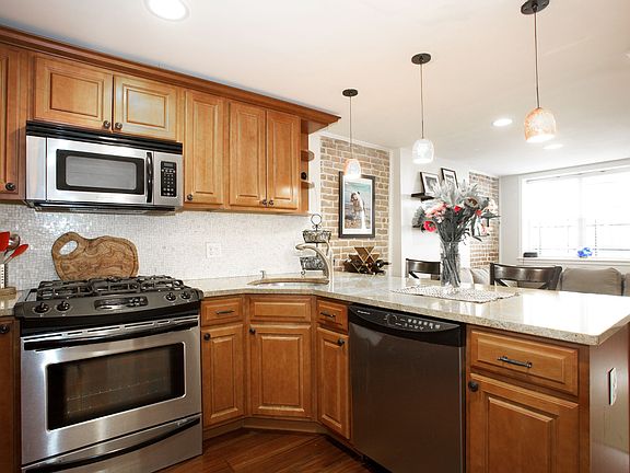 3rd image of 339 N Bosart Ave