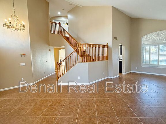 3rd image of 3415 E Topeka Dr