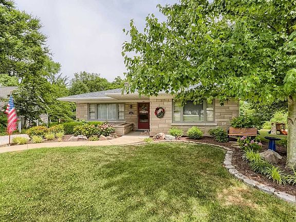 2nd image of 1501 Harmony Way