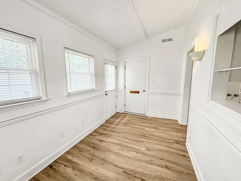 105 Browning Ln — Photo 16