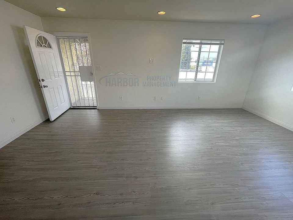 1st image of 722 W Anaheim St
