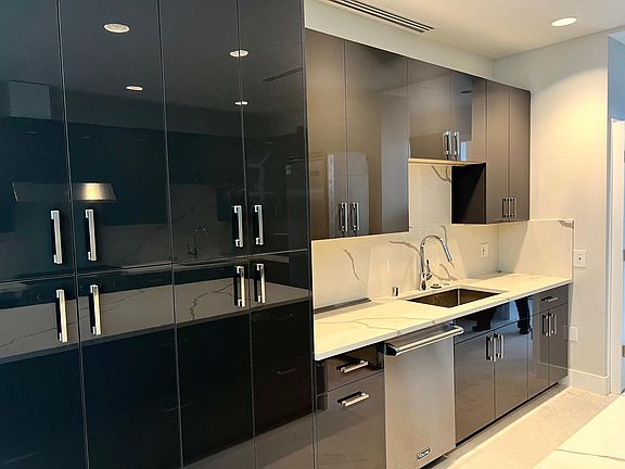 Kitchen - never used.