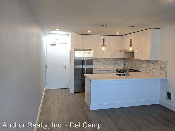 2nd image of 2635 Sacramento St APT 6