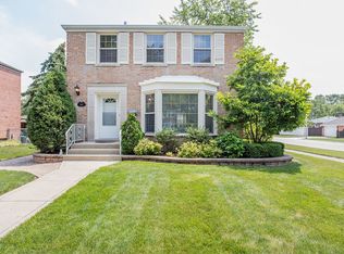 1657 Manchester Ave, Westchester, IL 60154