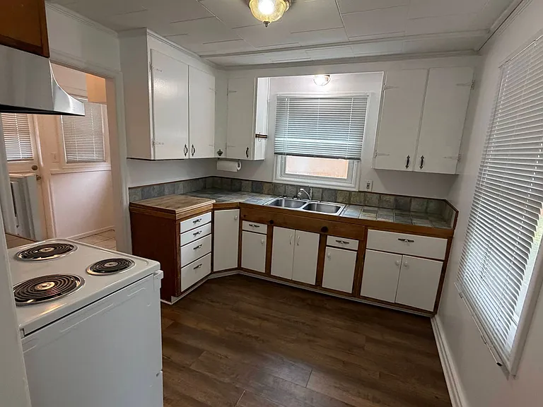 50 E 31st Ave — Photo 13