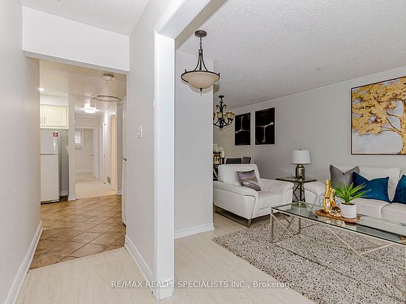 3rd image of 39 Seaborn Rd S