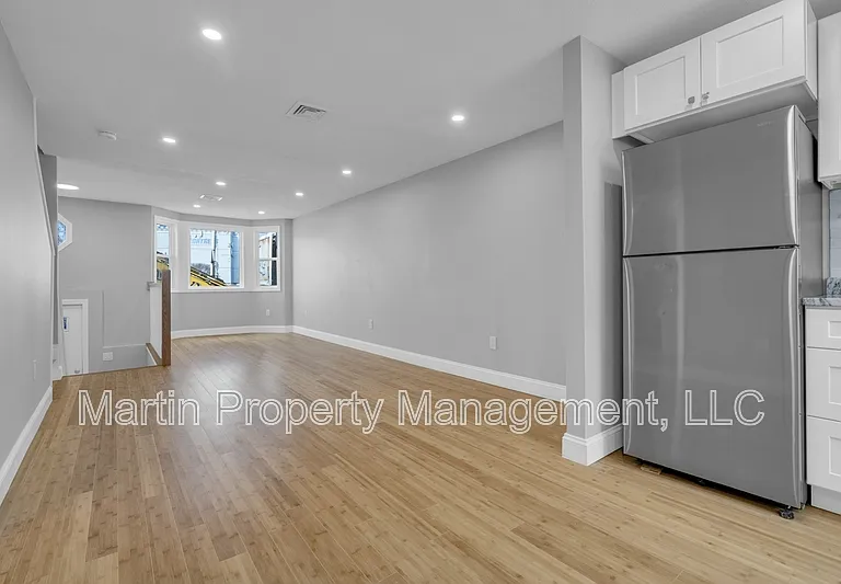 690 Dorchester Ave — Photo 15